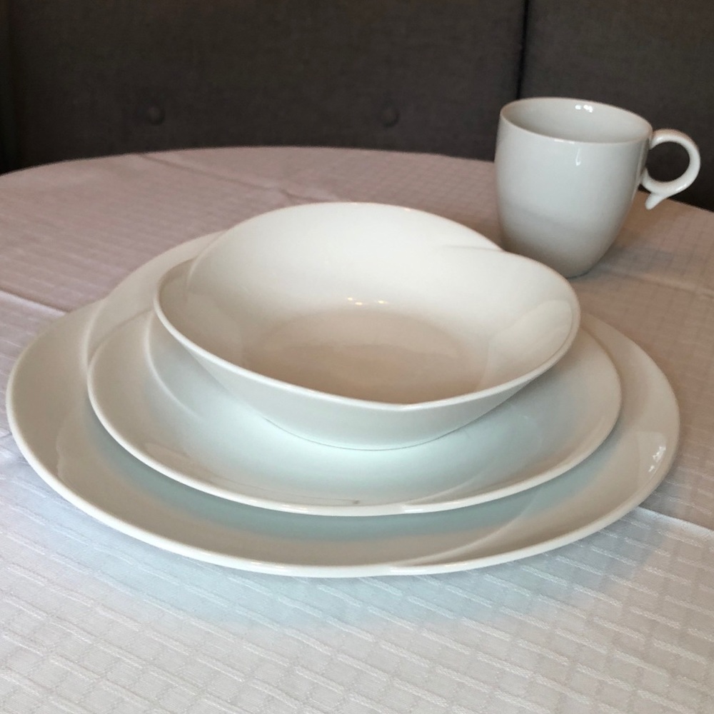 Nambe Circoo 4 piece place setting